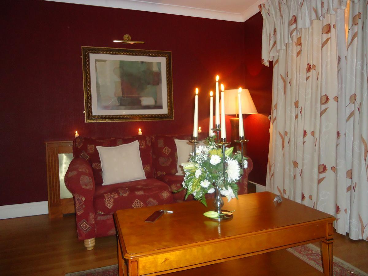 Arms 3* Templemore
